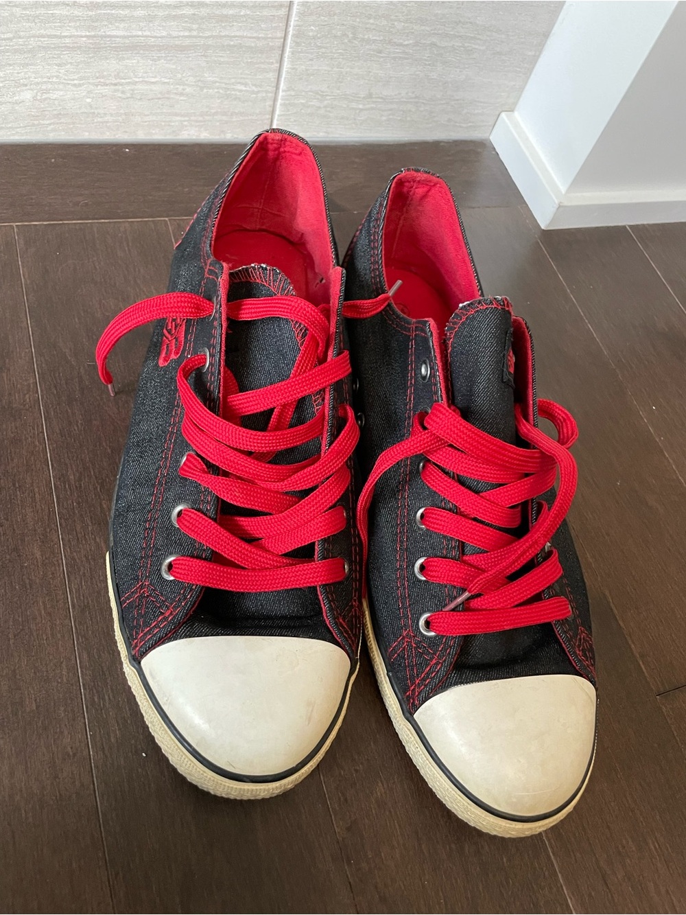 Brick Red & Black Low Top Sneaker Men’s 10.5